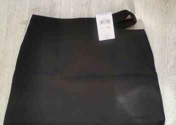 Spódniczka z wycięciem