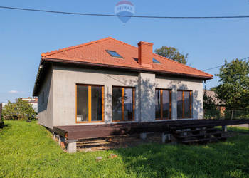 Dom z poddaszem użytkowym 175m2