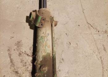 Siłownik hydrauliczny dwustronnego dzialania