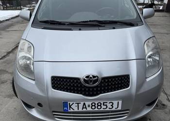 Toyota yaris 1,3 B grama rdzy