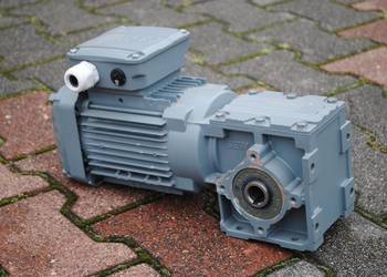 Motoreduktor kątowy 0.37kw. 51obr./min. SEW WA30/TDRN71M4/TF