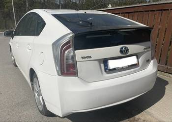 Prius 1.8 hybryda bezwypadkowy 2015 rejestracja faktura