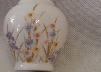 Piękny porcelanowy wazonik Made in Taiwan