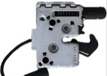 ZAMEK MASKI AUDI A4 B9 A5 F9 8W0823509D