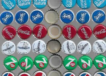 Kapsle z wody i napojów. Kapsle z wody i napojów.