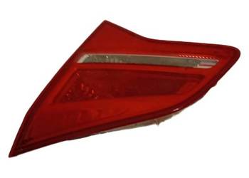 Tylna lampa zespolona prawa zewnętrzna czerwona numer 13260841 używana