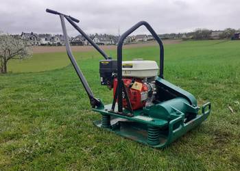 Płytowa zagęszczarka gruntu firmy STAMPE, model SV500H.