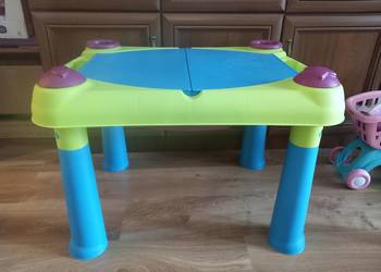 Sprzedam stolik dziecięcy