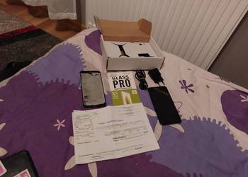 Sprzedam sprawny samsung Galaxy A 40 komplet