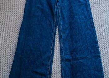 Spodnie typu wide leg marki subdued.