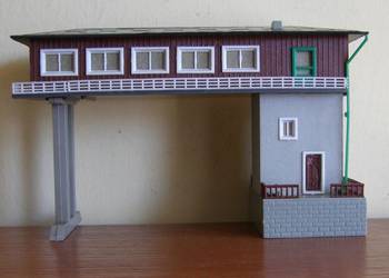 Domek na makietę Nr 7 , kolejka , nastawnia bramowa ,skala H0 - TT ?