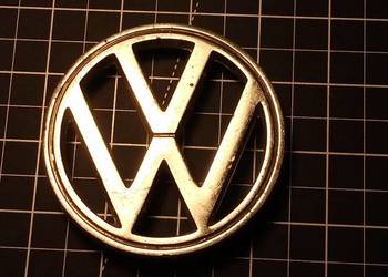 Emblemat maski, znaczek VW garbus sprzed 1976. Oryginał