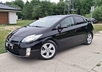 Toyota Prius III 1.8 Skóra Alu17" Xenon Kamera Navi Grzane fotele Garażowan