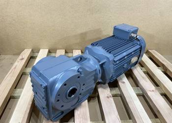 motoreduktor / przekładnia 5,5kW 151obr. HAMULEC SEW