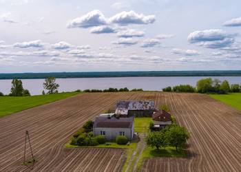 Sprzedam siedlisko z domem z pięknym widokiem na Wisłę