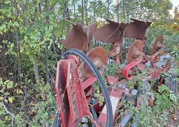 Pług 3 skibowy obrotowy