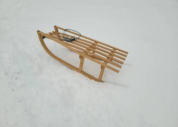 Sanki drewniane dla dziecka