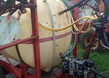 Opryskiwacz przyczepiany Pilmet 2000l 18 m