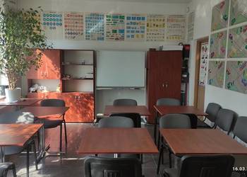 Pełne wyposażenie biura ośrodka szkolenia kierowców OSK