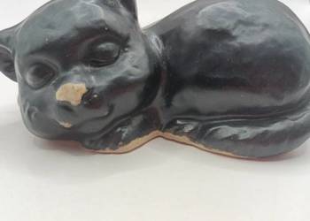 Figurka glinka czarny śpiący kot