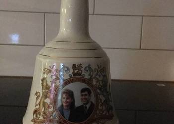 Wade pamiątkowa butelka z okazji ślubu Księcia Andrew i Sary