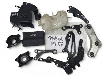 MOCOWANIE PRZEWÓD ZBIORNICZEK Yamaha R7 YZF-R7 MT-07 III MTN690 uchwyt