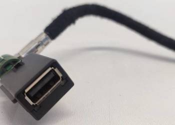 AUDI Q2 PORT GNIAZDO USB 5Q0035726
