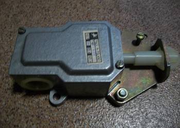 Wyłącznik krańcowy D429R lub D329R