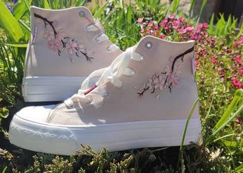 Nowe buty haftowane roxy