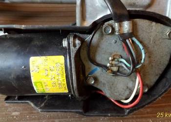 Mechanizm wycieraczek przednich wraz z silniczkiem