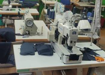 Kompletne wyposażenie Szwalni maszyny do szycia, overlock, dziurkarka