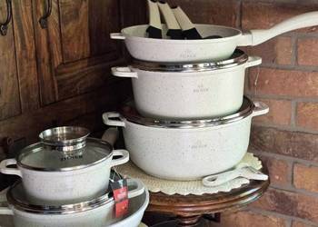 369 zł Garnki biały marmur 21 elementow Zilner