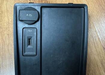 PÓŁKA TACKA ZAPALNICZKI GNIAZDO USB VW CADDY 2K5 2K5863284P