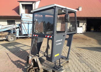 Kabina Kunów Ursus C-360 drzwi z profila
