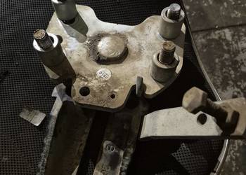 Mocowanie błotnika do traktora deutz fahr wspornik podstawa