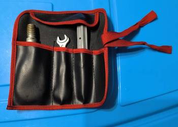 BMW E60 E61 E81 E87 E93 ETUI POKROWIEC NARZĘDZIA KLUCZE UCHO HOLU ŚRUBOKRĘT