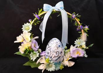 Stroik wielkanocny stojący na kole