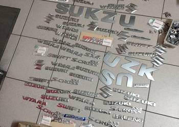 Emblemat znaczek logo Suzuki cena za całosc