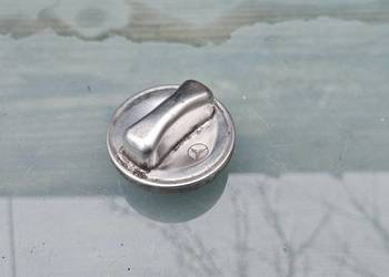 Korek wlewu paliwa chrom mercedes w124 w202