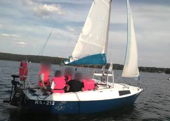 Sprzedam Jacht Foka 2 kompletny gotowy do pływania.