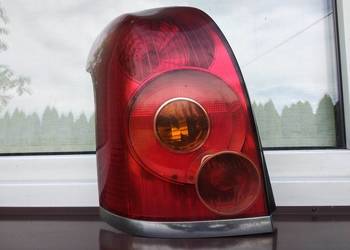 Toyota Avensis T25 kombi lampa tył tylna lewa wkład oprawka oryginał Europa