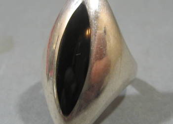 Srebrny Pierscionek z Onyxem Srebrny Pierscionek z Onyxem