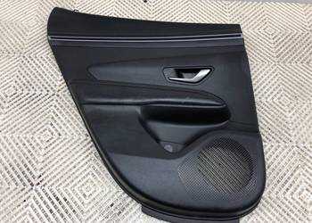 BOCZEK DRZWI LEWY TYŁ HYUNDAI TUCSON SUV TAPICERKA