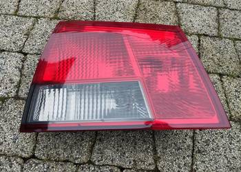 Lampa Opel Vectra C kombi lewa klapa bagażnika 13184024