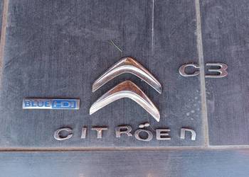 Znaczki napisy emblematy klapy bagażnika Citroen C3 II 2016 BlueHdi