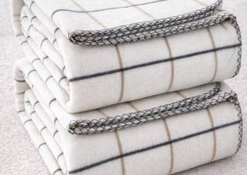 2x Koc polarowy pled 130x170 cm kocyk jasny w kratkę miękki ciepły stylowy