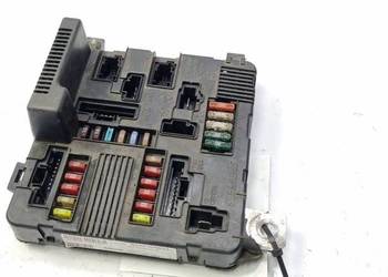 SKRZYNKA BEZPIECZNIKÓW RENAULT MEGANE II 8200306033