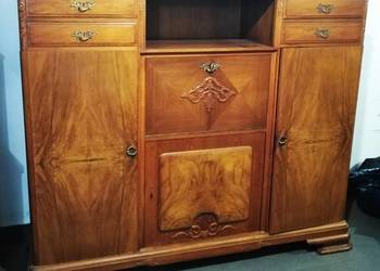 Piękny stary kredens z sekretarzykiem
