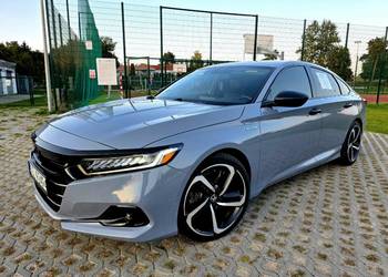 Tanio Hondę Accord hybryda 2022r