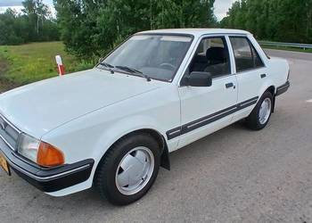 Ford Orion 1985 rok - zabytkowy - żółte tablice